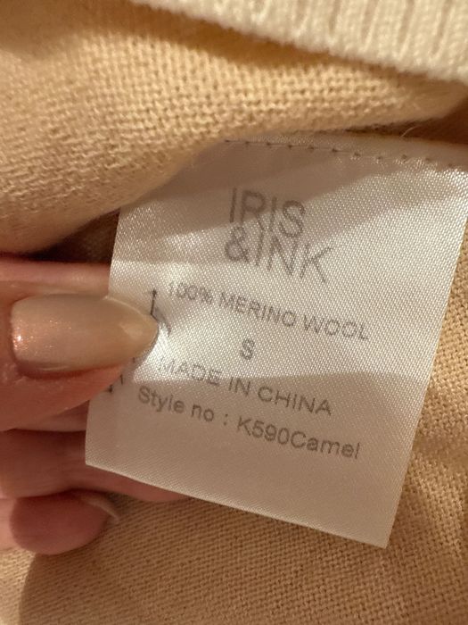 Дамски нежен пуловер