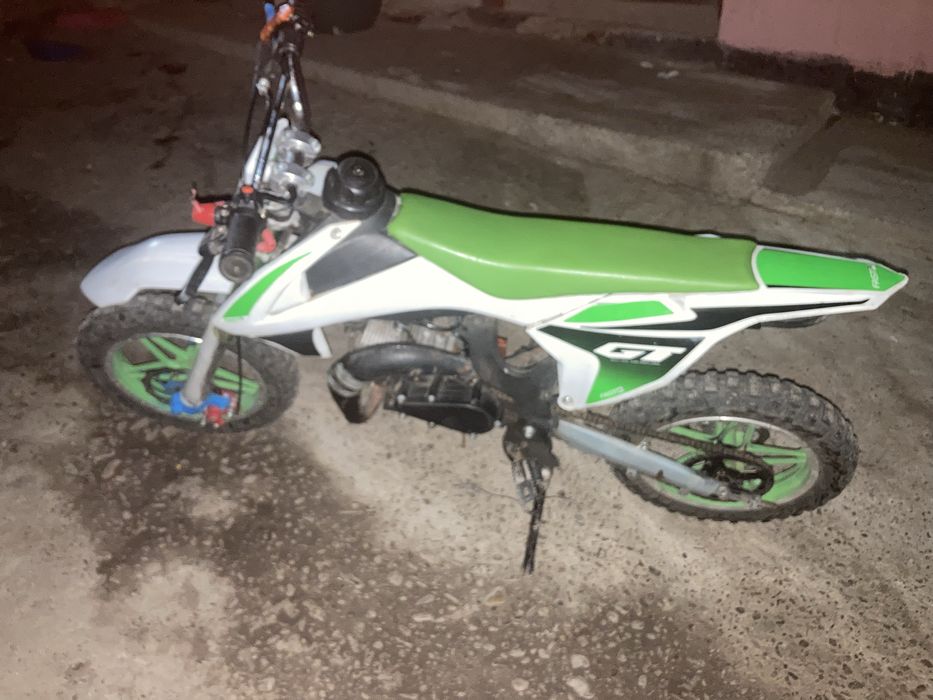 Cross 49 cc utilizat