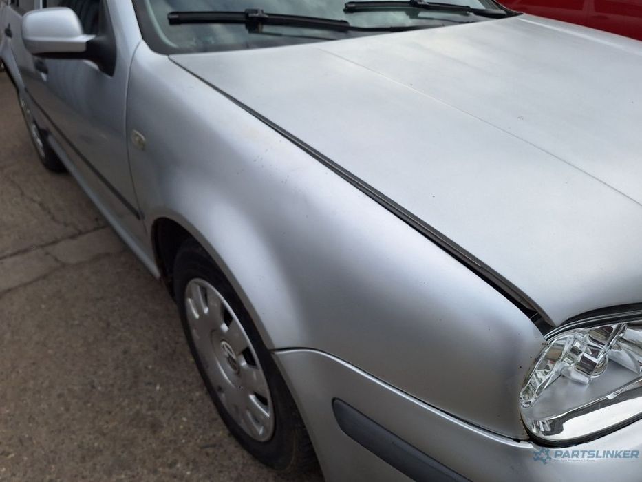 Aripa fata dreapta VOLKSWAGEN GOLF IV Variant 1J5 1999 - 2006 , gri LA7W