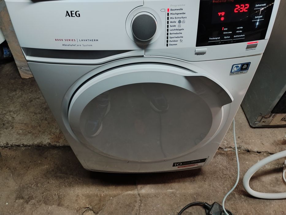 Сушилня AEG  серия 8000 , термопомпа