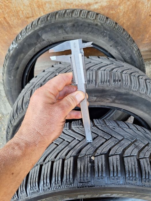 Продавам зимни употребявани гуми Michelin Alpin  205/55/17, 4 броя