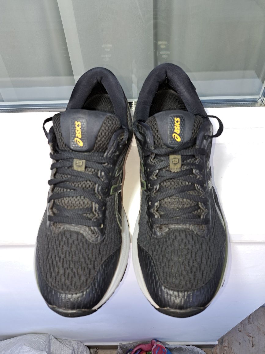 Vând pantofi sport Asics GT 1000 cu Gore-tex nr 44