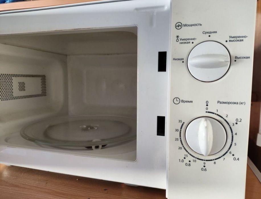 Микроволновка в идеальном состоянии Elenberg