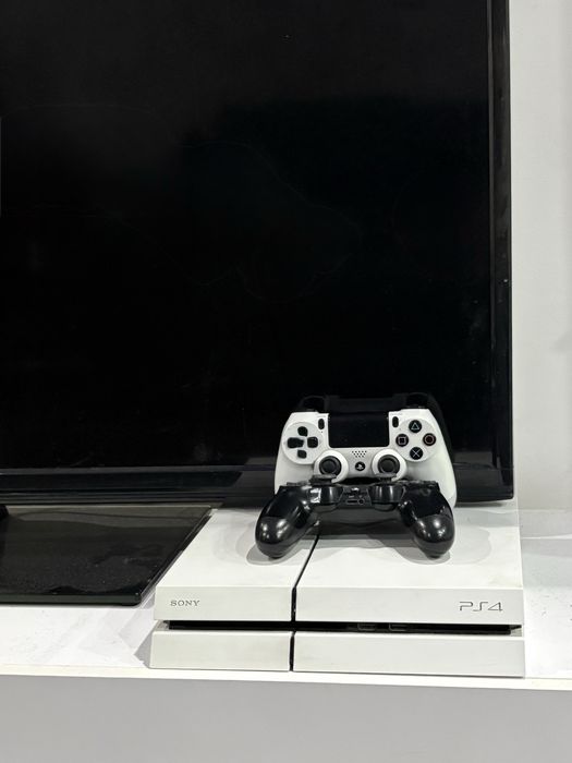 Consola Xbox One + Consola PS4 - Manete + Jocuri incluse