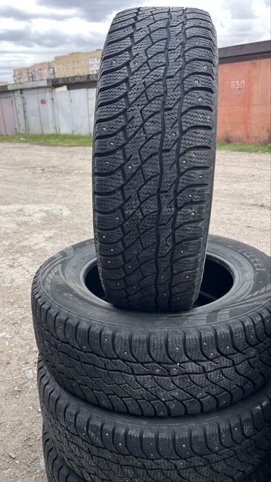 235/65 R17 Viatti 4шт