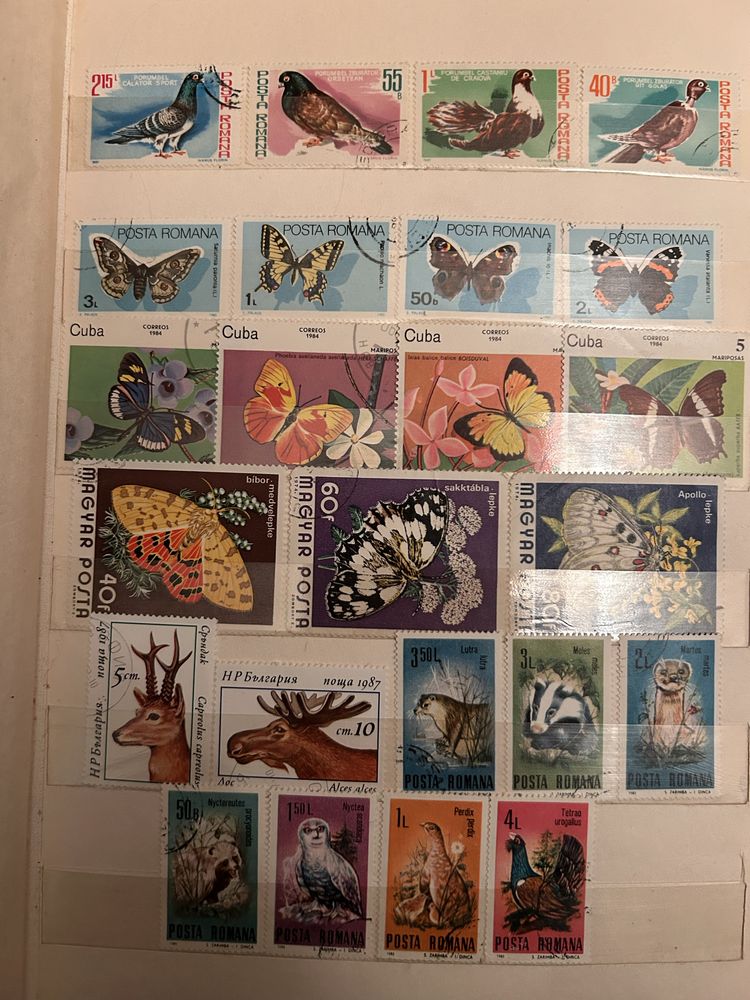 Vand timbre filatelice 2 clasoare vechi de 40 de ani