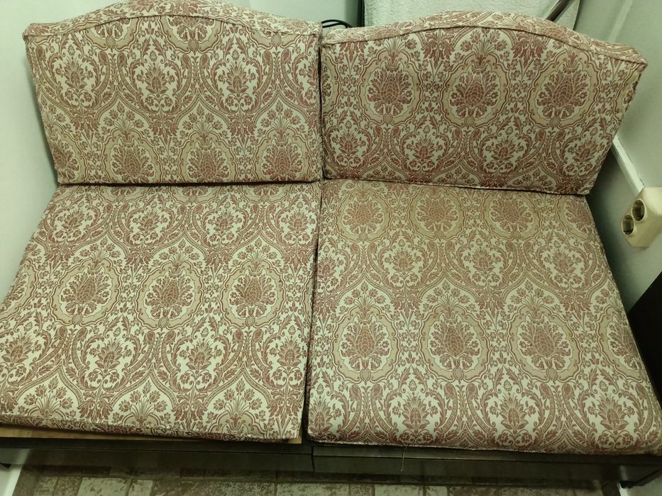 2 Canapele cu 2 locuri cu spatiu de depozitare