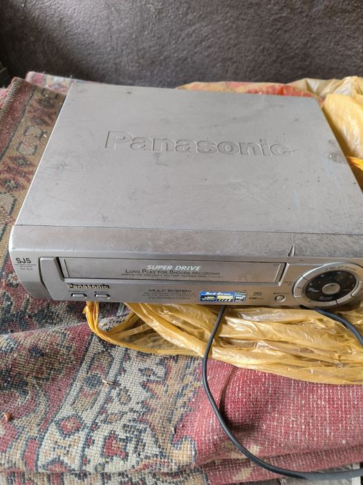 Видео магнитофон Панасоник.