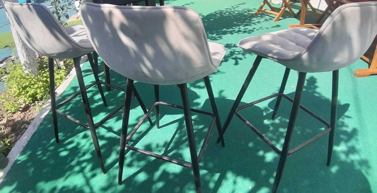 Masă și 6 scaune tip bar