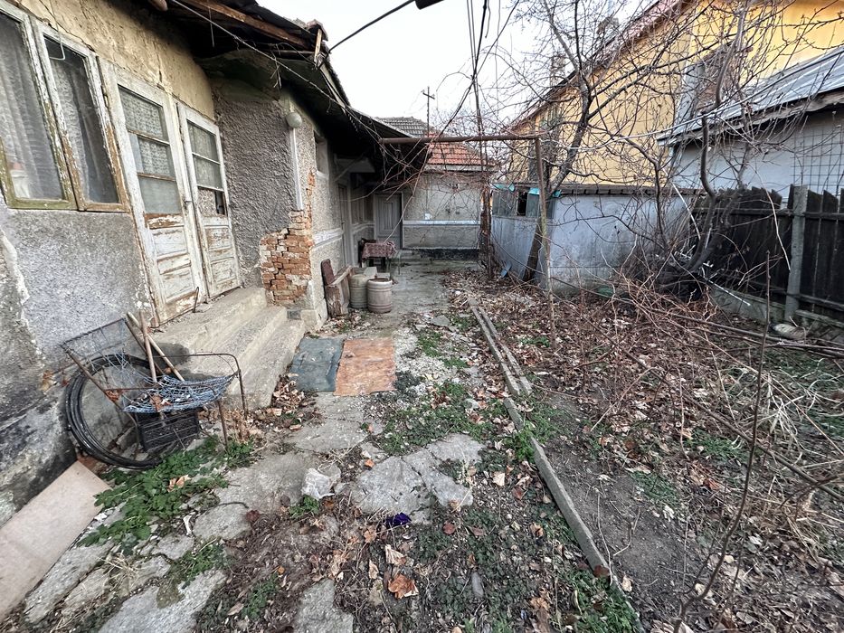 Casa + teren de vanzare / Cartier 23 August