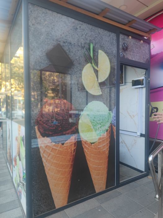 Продается будка из алюминиевого профиля.