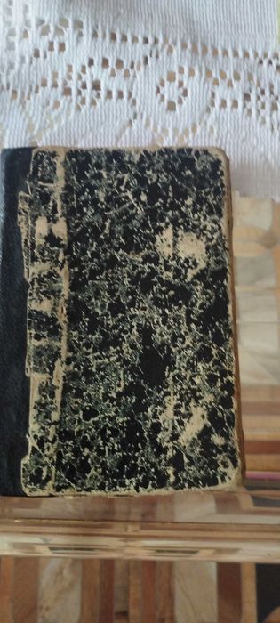 Vând două bibli in limba spaniola foarte vechi in stare buna