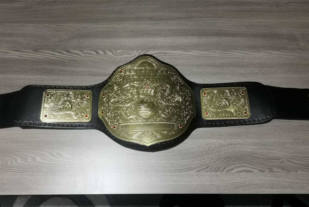 WWE WORLD HEAVYWEIGHT CHAMPIONSHIP- Световната титла в тежка категория