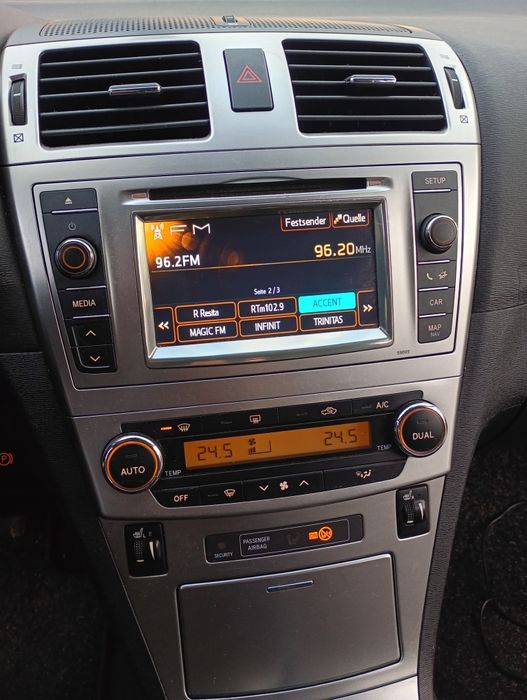 Toyota Avensis noiembrie 2013