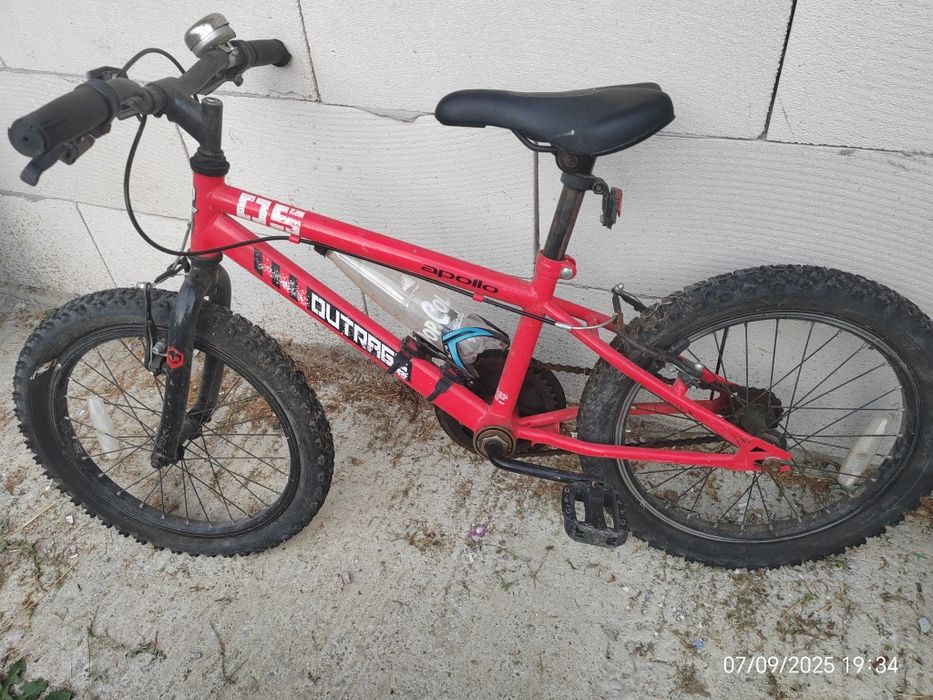 Bicicleta copii Apollo Outrage Halfords Anglia Max 40 kg