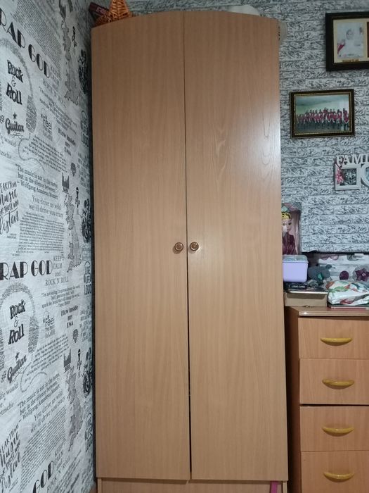 Продам плательный шкаф в хорошем состоянии