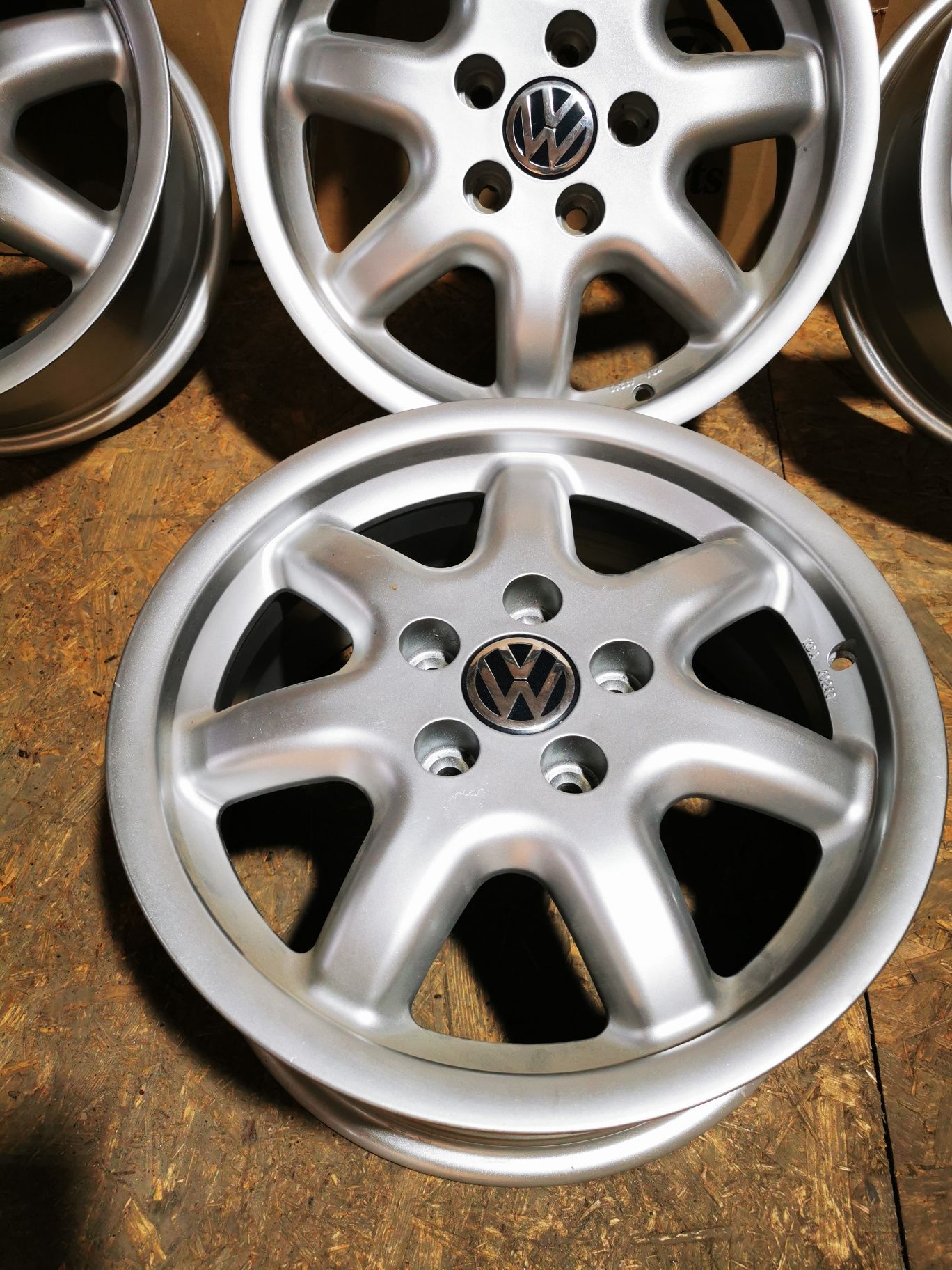 Jante aliaj originale Volkswagen Ronal Votex R16
5x112
7J
ET50