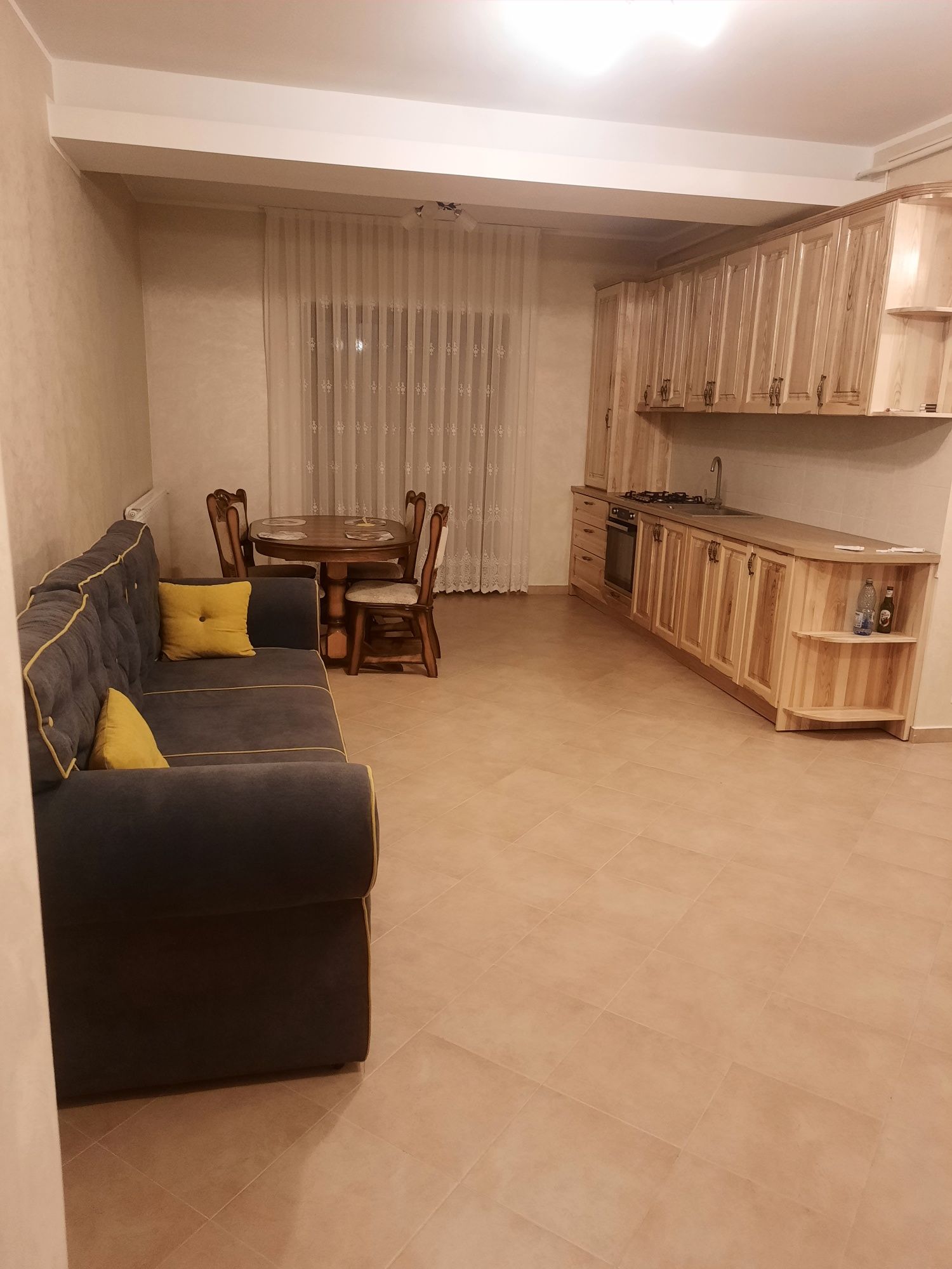 Închiriez apartamenti 2 camere