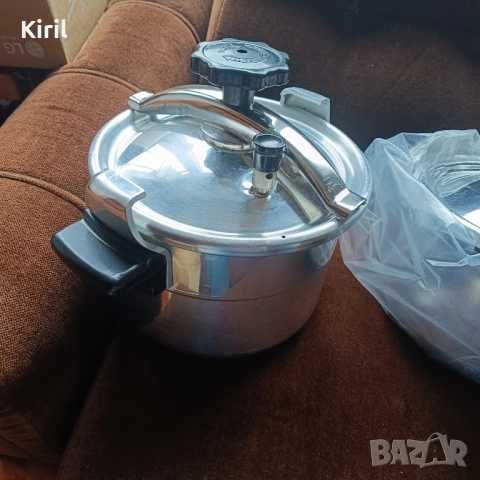 Два броя тенджери под налягане -4,5 литра и 6 литра