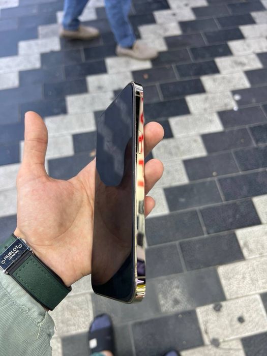 Iphone 12 pro max gold