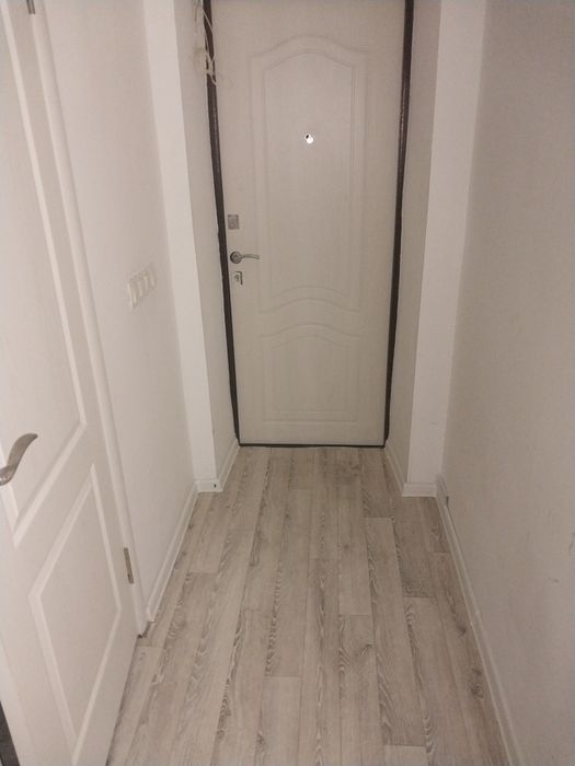 Срочно продам двухкомнатную квартиру евроремонт,без мебели.