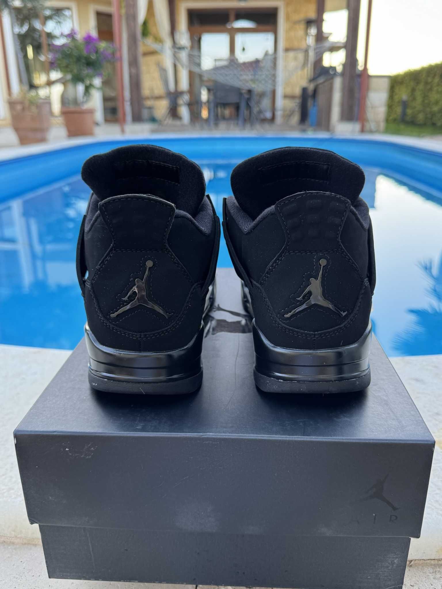 Jordan 4 Retro "Black Cat" Размер 42 + 44 EUR Мъжки Кецове + Кутия