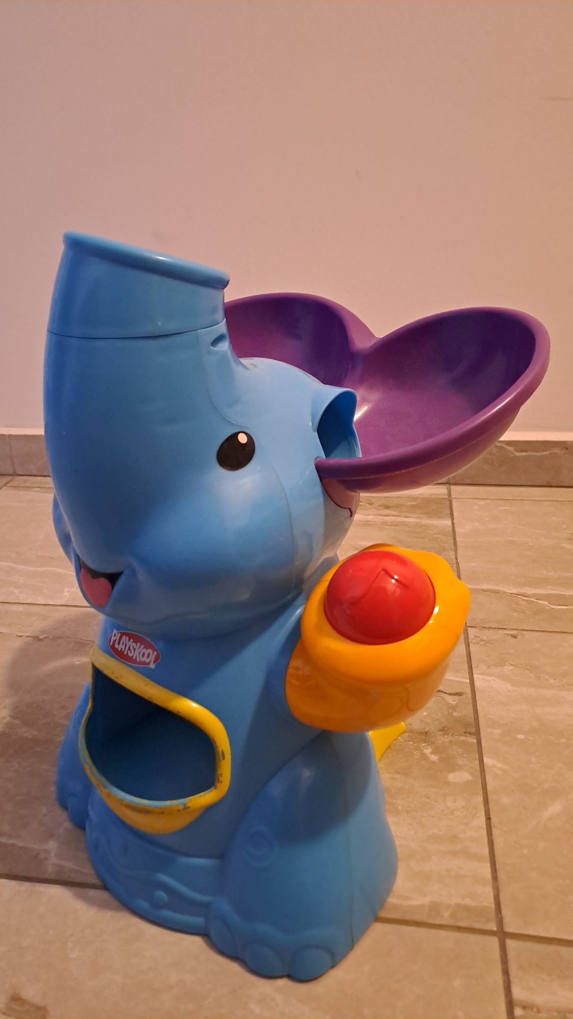 Слонче с подскачащи топчета Playskool Hasbro
