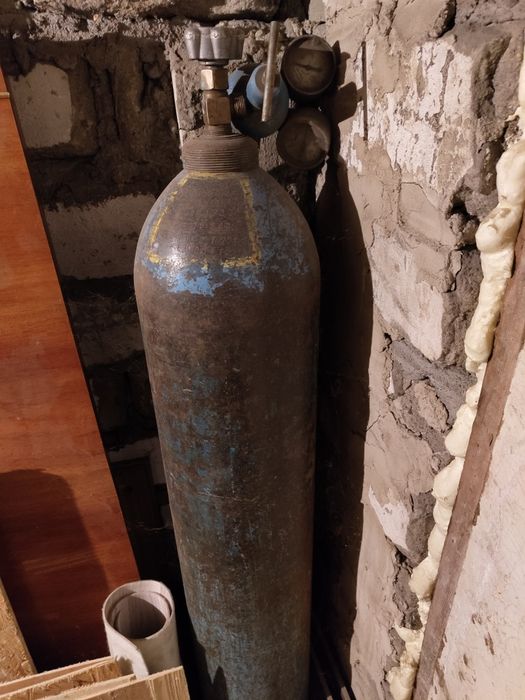 Продам кислородный баллон