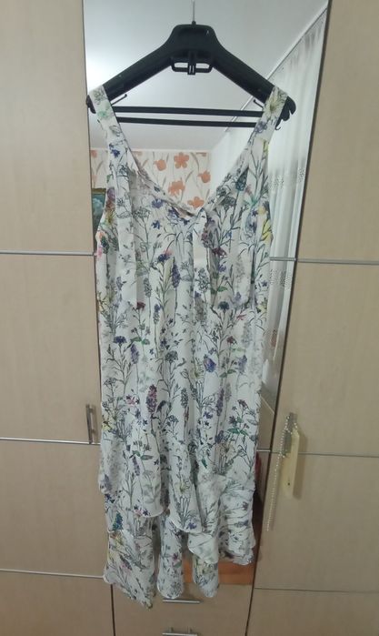 Rochii și bluză de vânzare