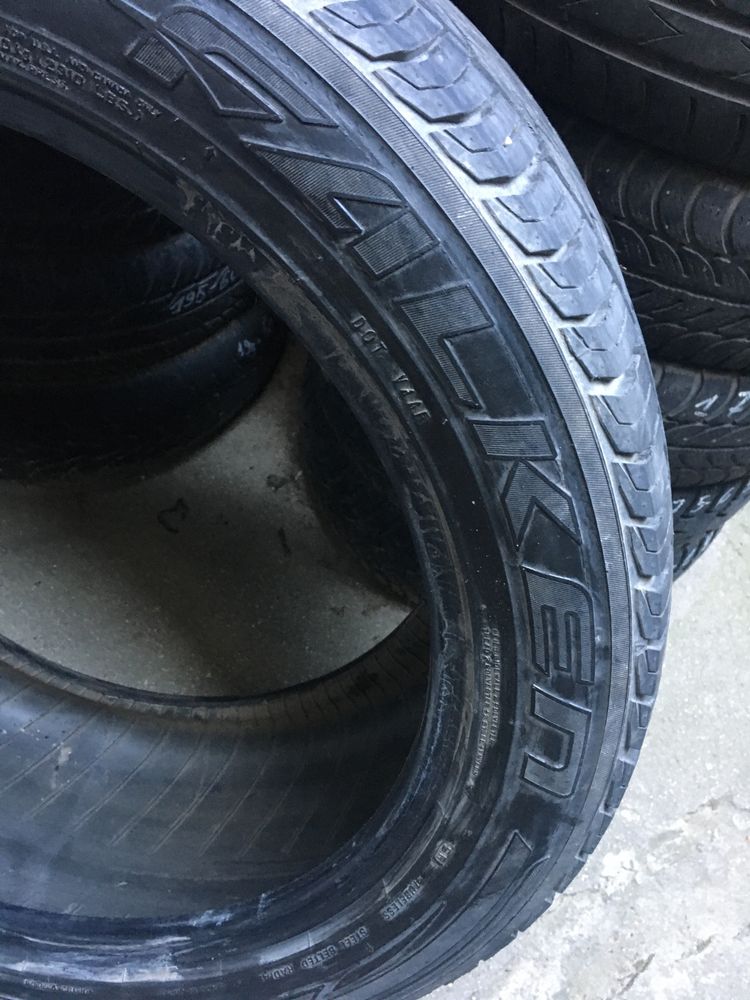 Продавам 2бр - 305/45/22