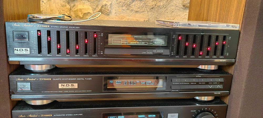 Еквалайзер Fisher 914 и тунер Yamaha T550
