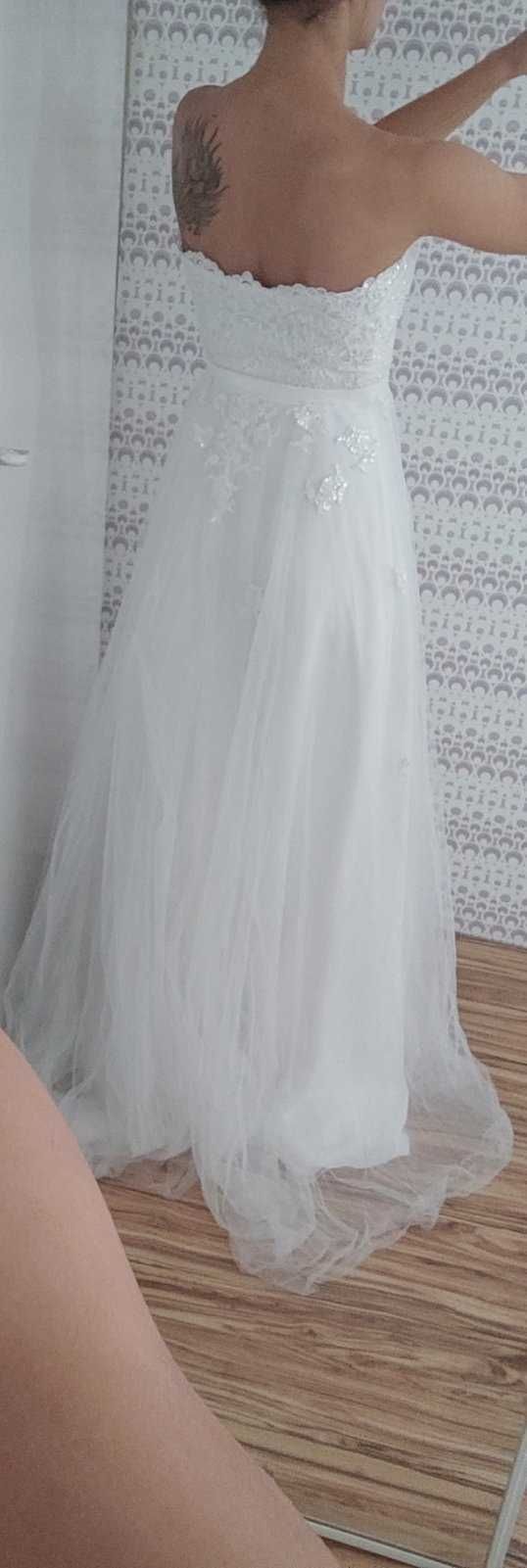 Сватбена рокля Unique