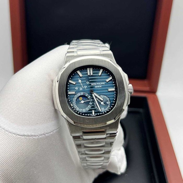 Patek Philippe Nautilus power