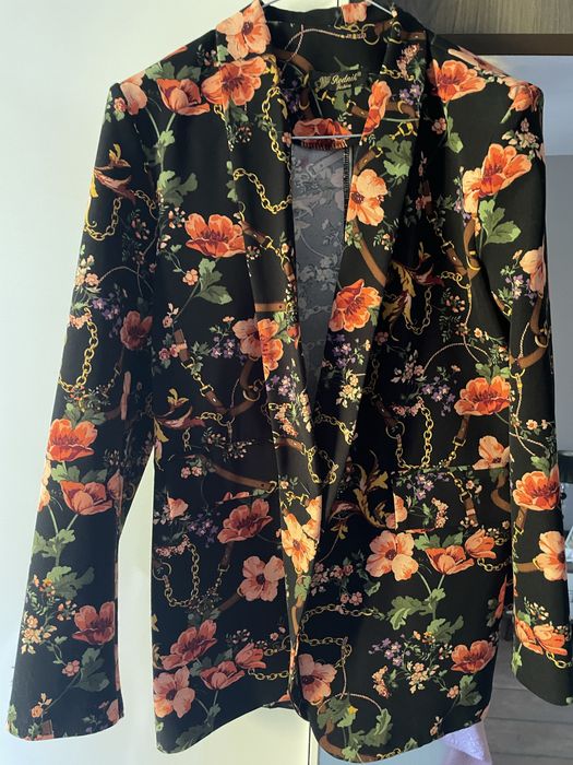 Продавам дамско сако