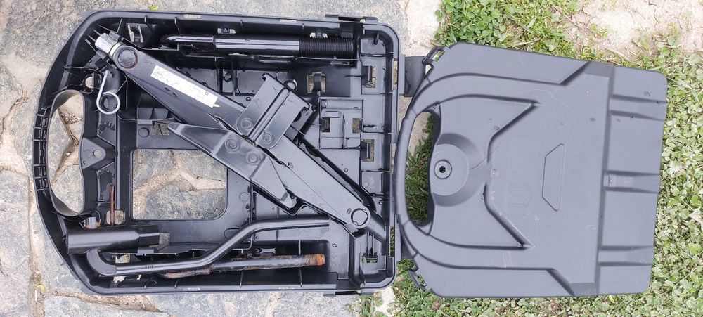 Cric+cheie+cui original Renault Trafic, Opel Vivaro, Nissan Primastar