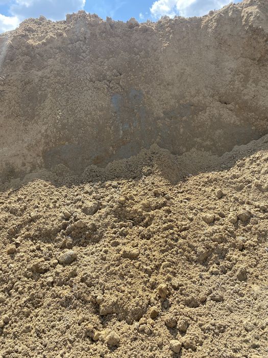 Pamant galben nisipos