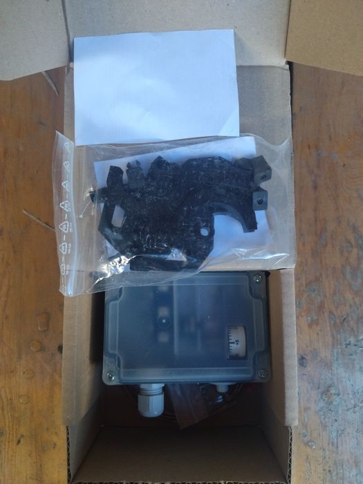 Schneider Electric/Термостат защиты от замораживания