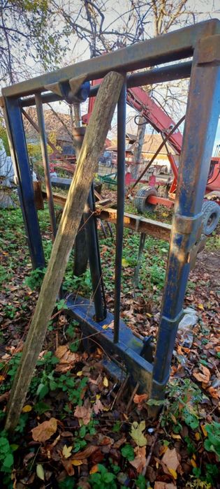 Vand stivitor pentru brate incarcator frontal sau tiranti