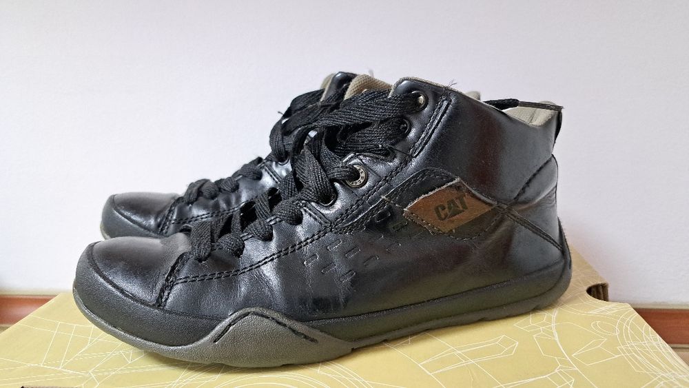 Ghete din piele - CAT