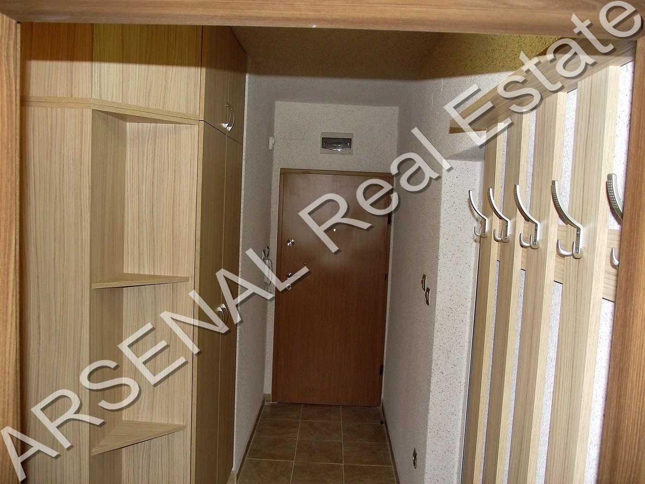 Дава се под наем Тристаен апартамент в София, Лозенец - 120 кв.м за 950 € - Снимка #2