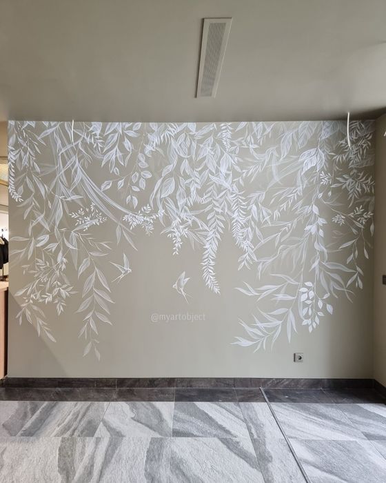 Художники  роспис стену