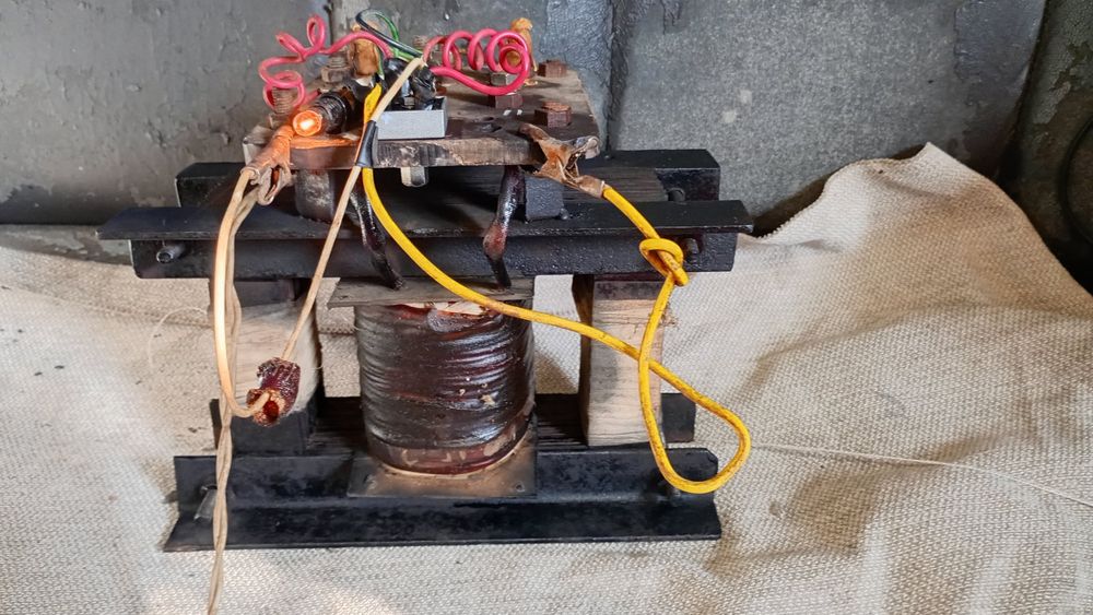 Vând tranaformator redresor