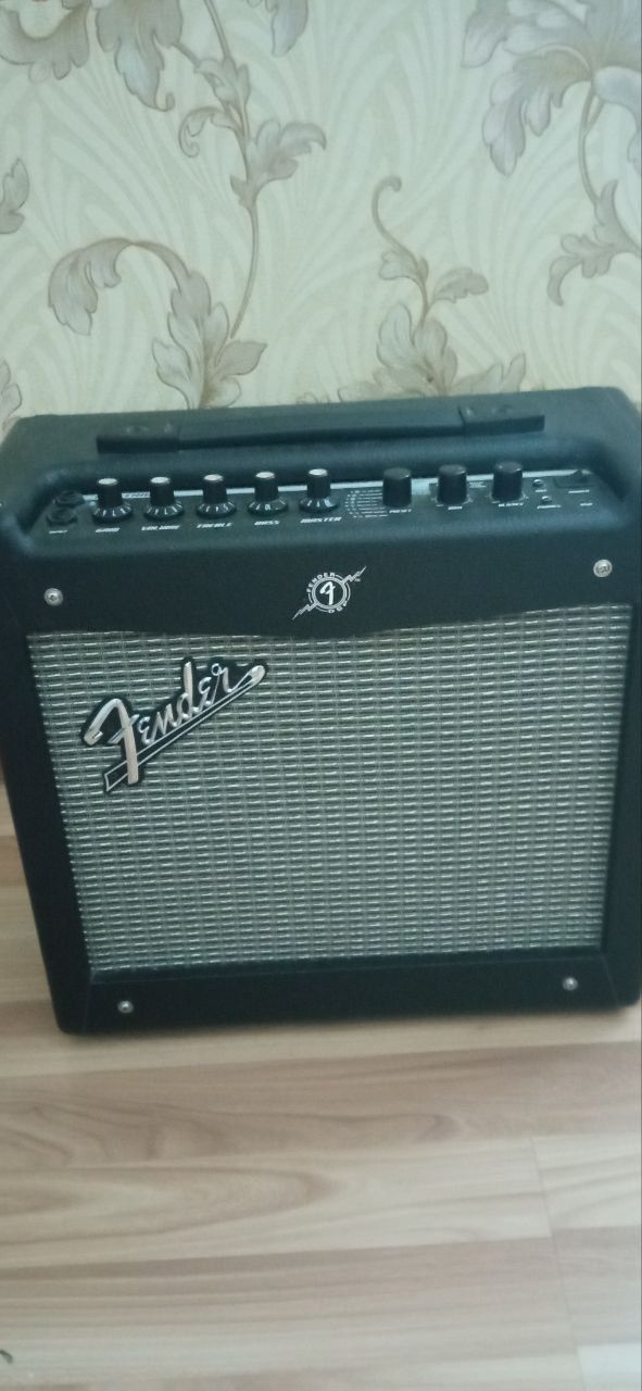 Комбо усилитель FENDER MUSTANG I (V2)