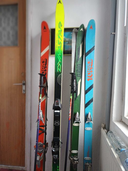 Vand 4 perechi de shiuri, patine cu ghete marime 45 clapari marime 45