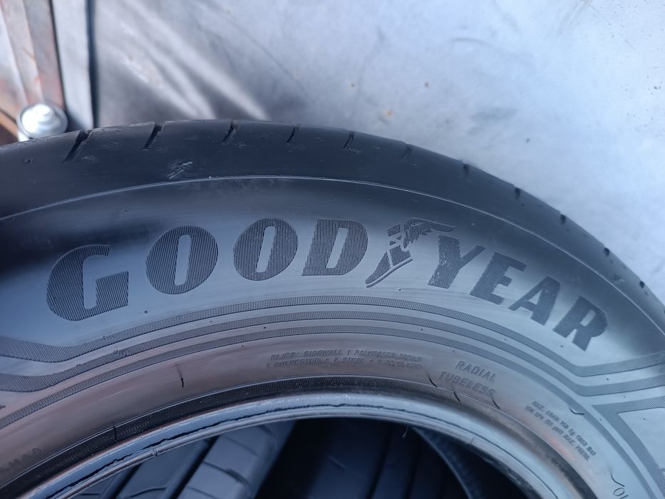 215/65/16 Goodyear Дот 3923