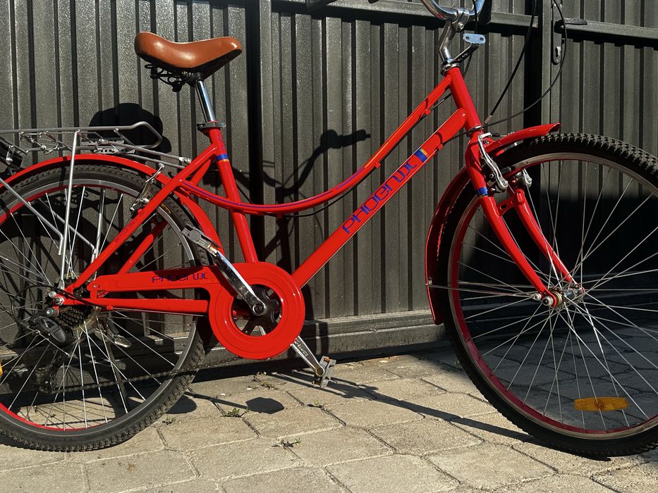 Продаю классный городской велосипед Phoenix в ярком красном цвете
