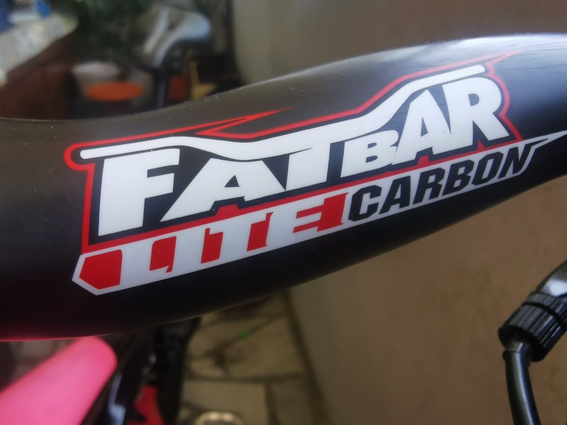 Renthal fatbar lite carbon 740 31. 8mm