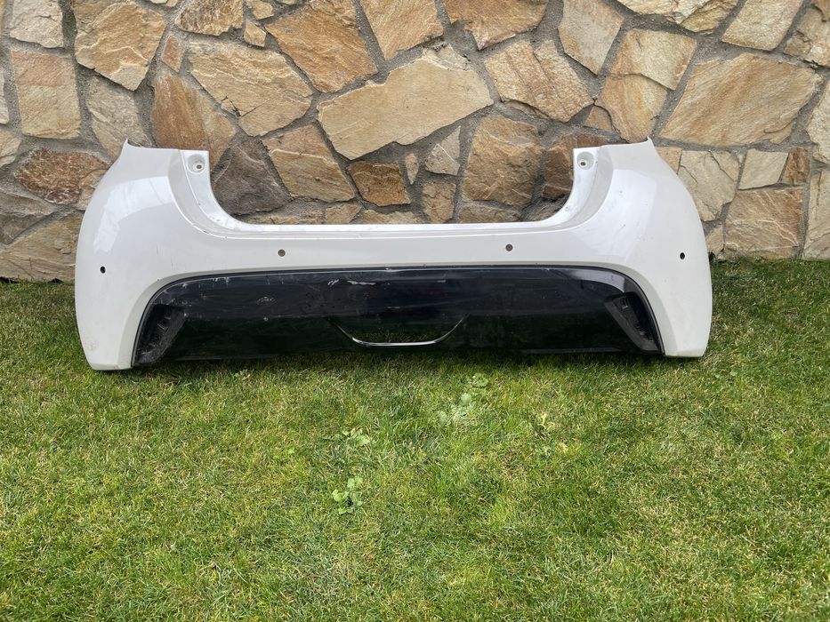 Броня задна за тойота ярис от 2020г