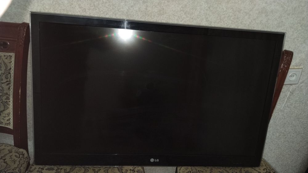 Телевизор LG б/у в отличном состоянии