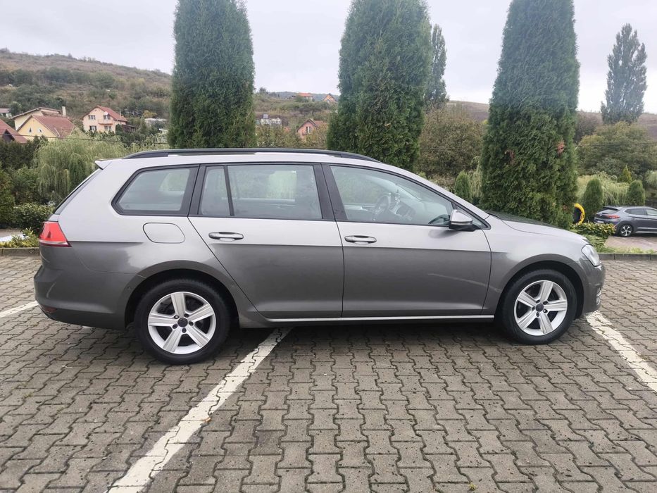 Volkswagen Golf~Comfortline~1.2Tsi~